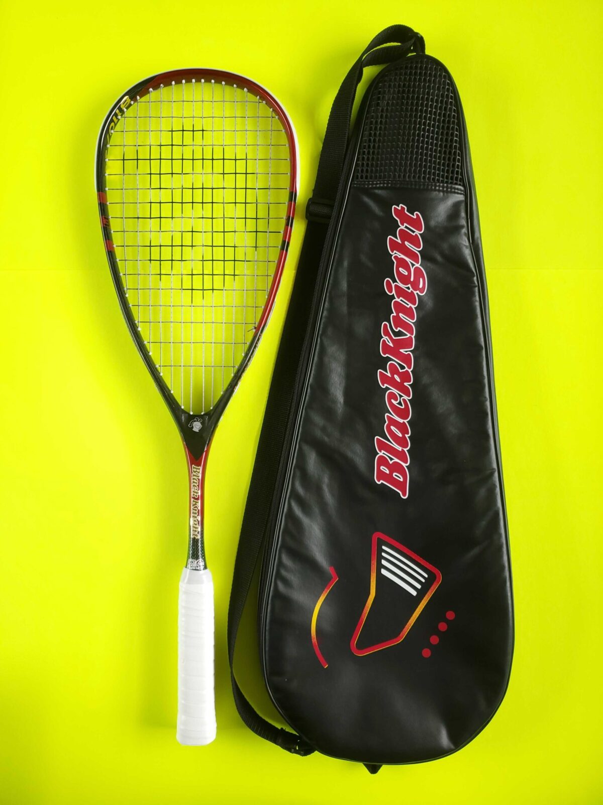 1 Black Knight 8110 superlite/3G squash racquet