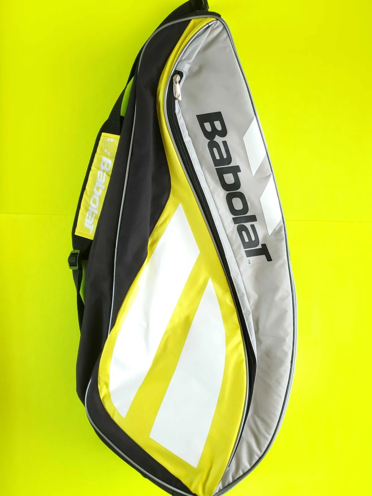 1 Babolat tennis bag
